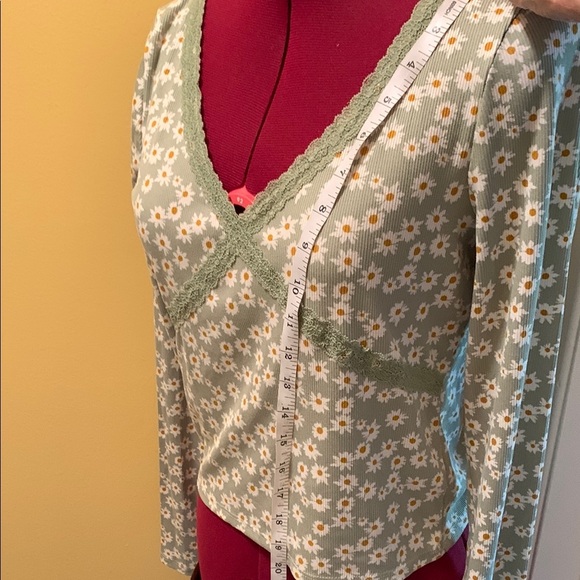 Bluenotes Floral V-Neck Long Sleeve Top - Green - Picture 12 of 12